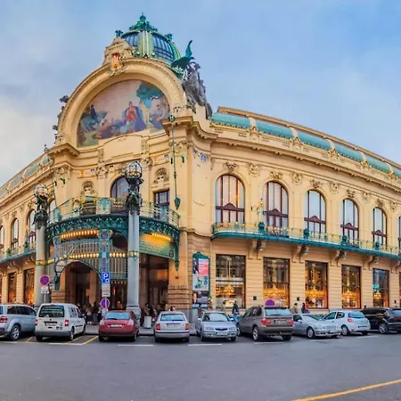 Deluxe Apartments With Balcony Near Center Prague Exterior photo