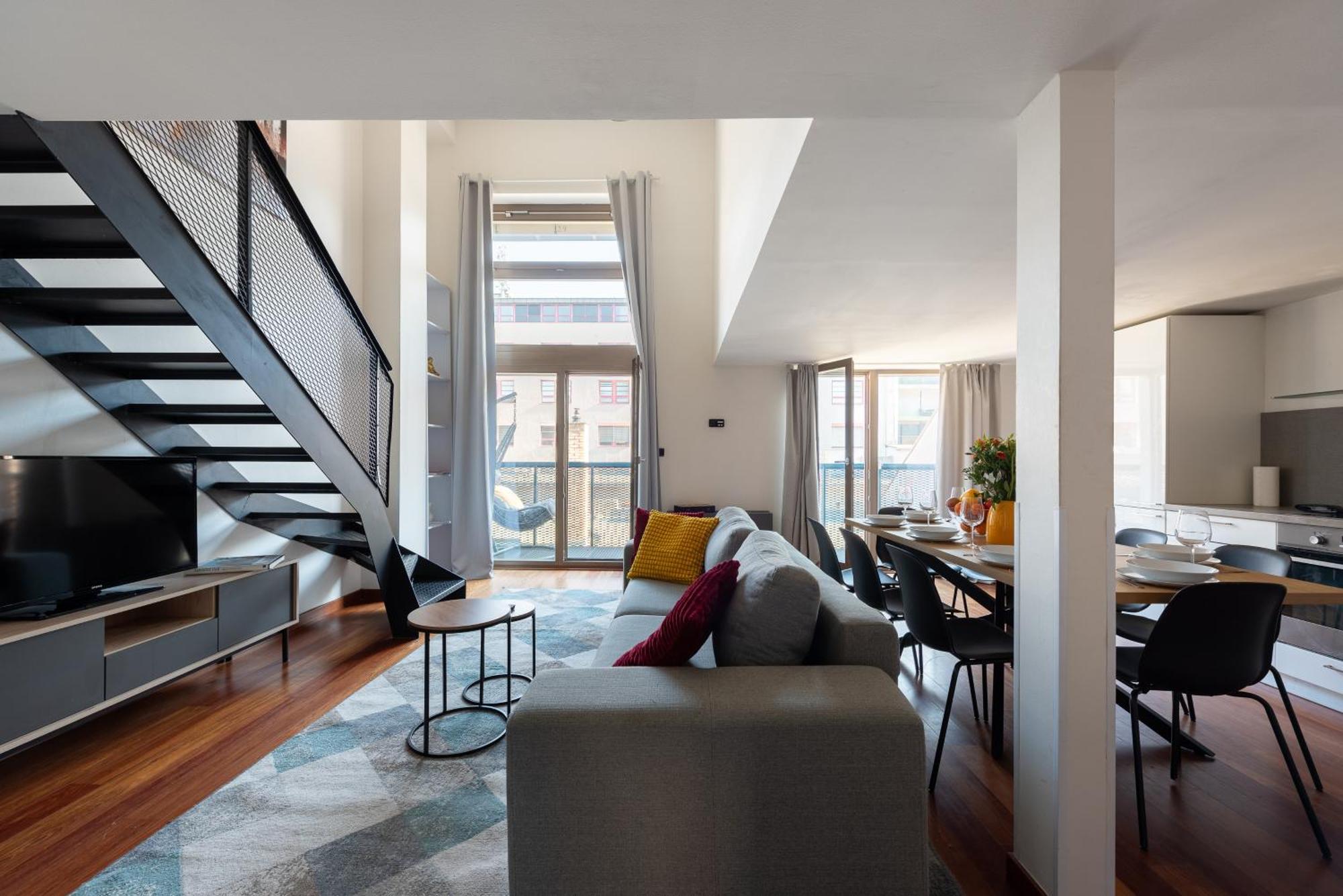 Deluxe With Balcony Near Center Apartament *