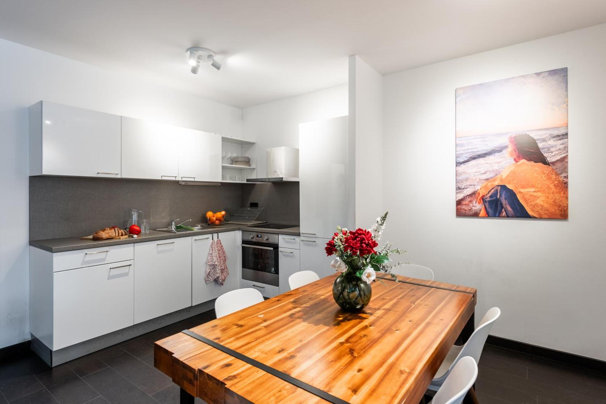 Deluxe With Balcony Near Center Apartament *