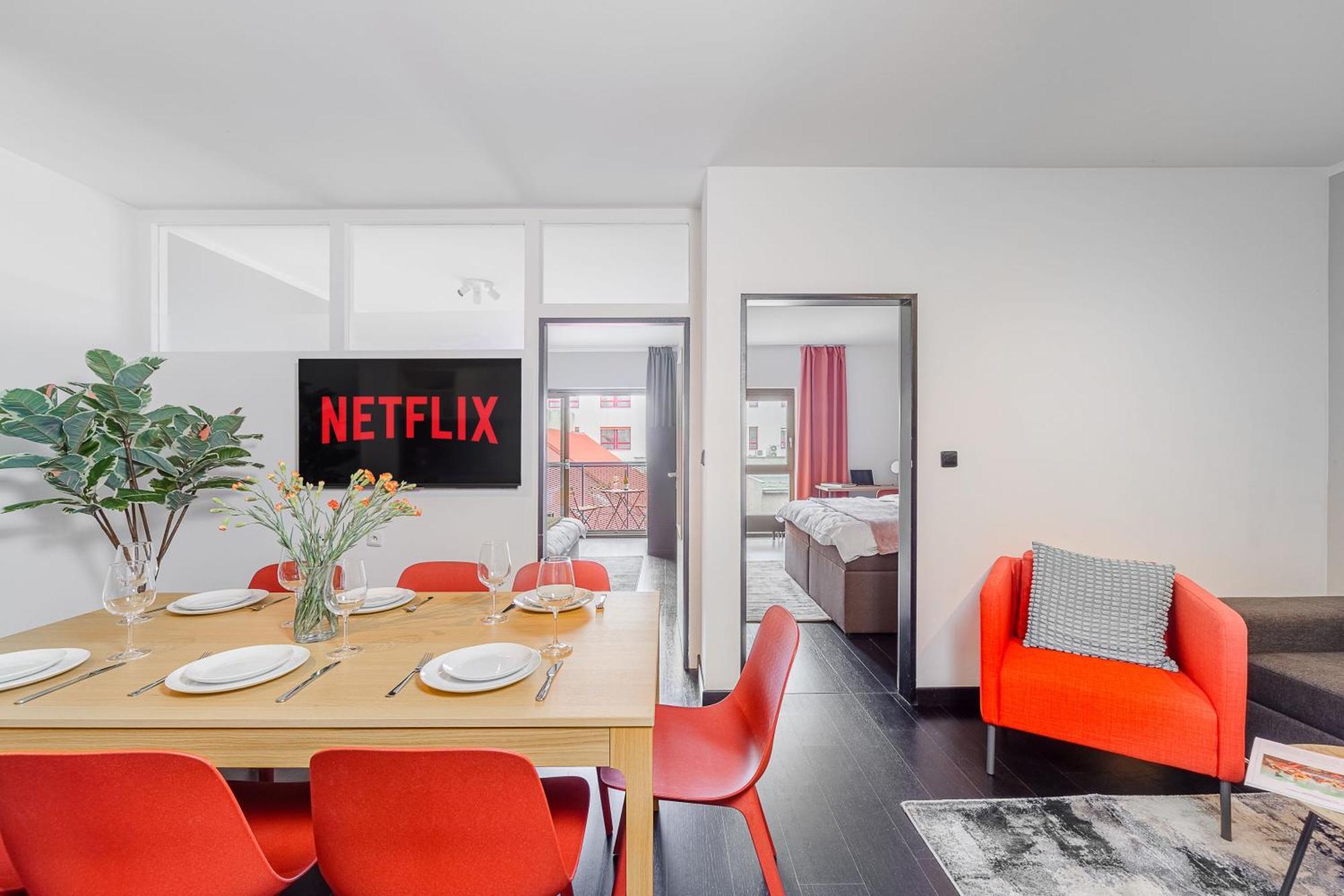 Deluxe With Balcony Near Center Apartament Praga