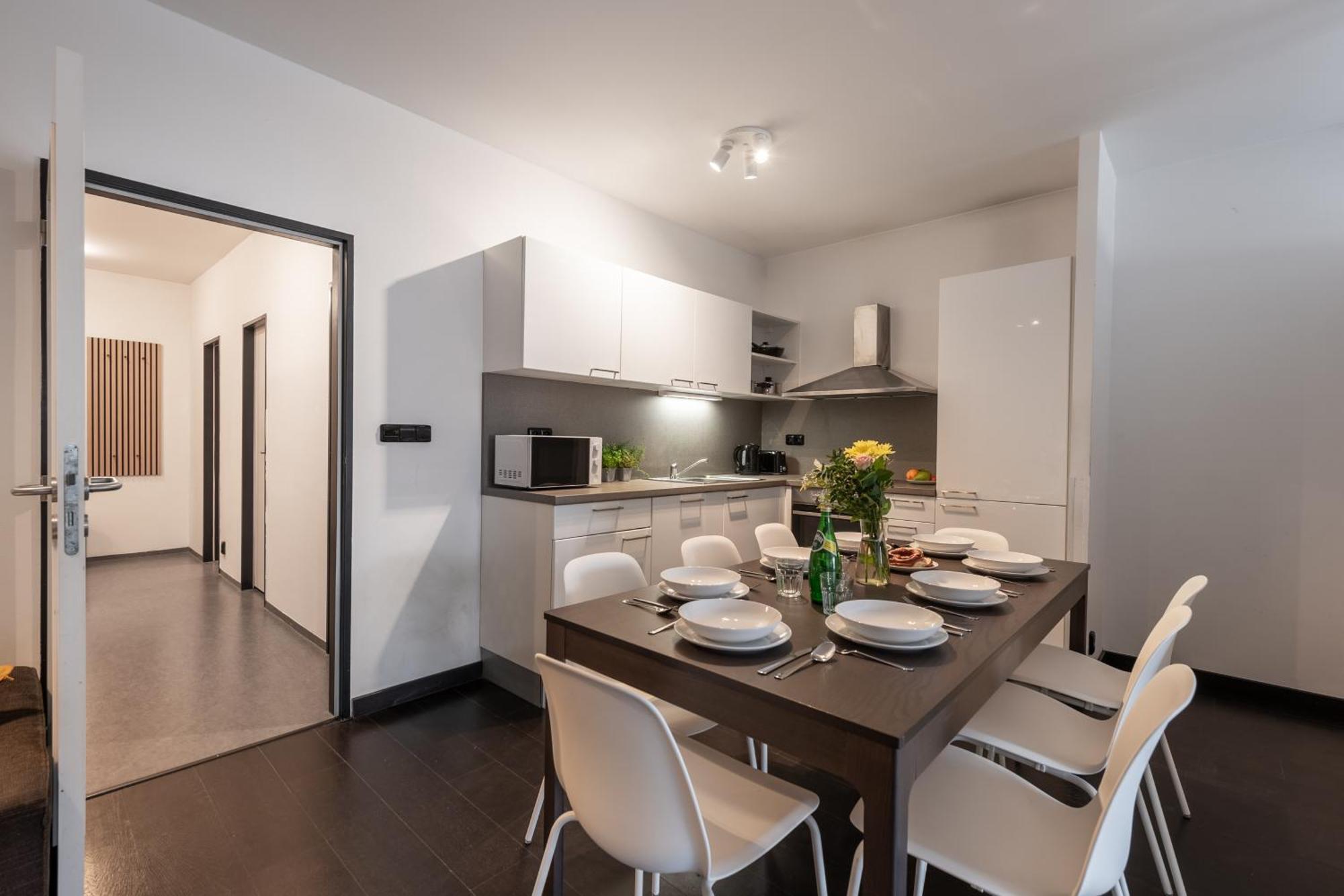 Deluxe With Balcony Near Center Apartament