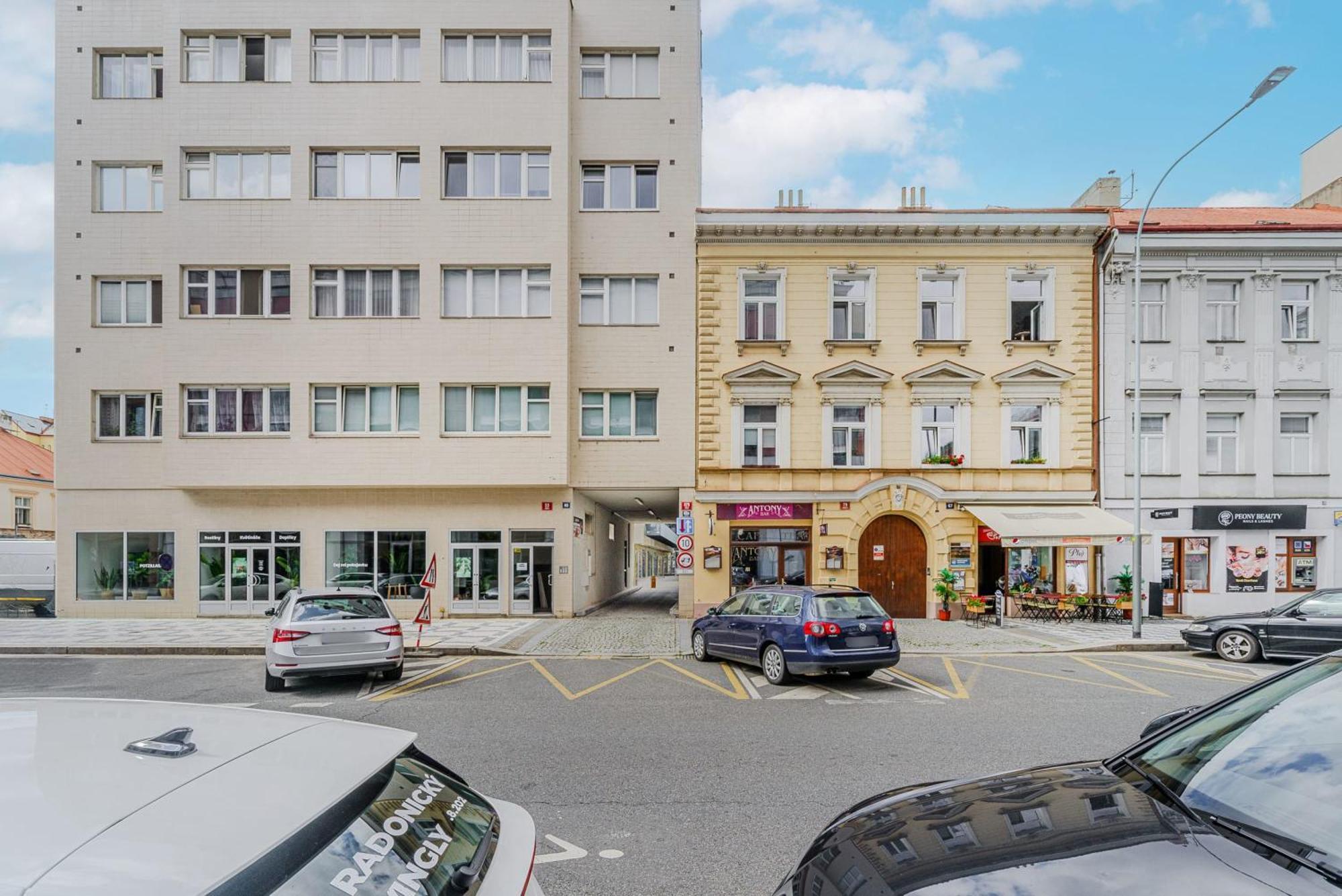 Apartament Deluxe With Balcony Near Center