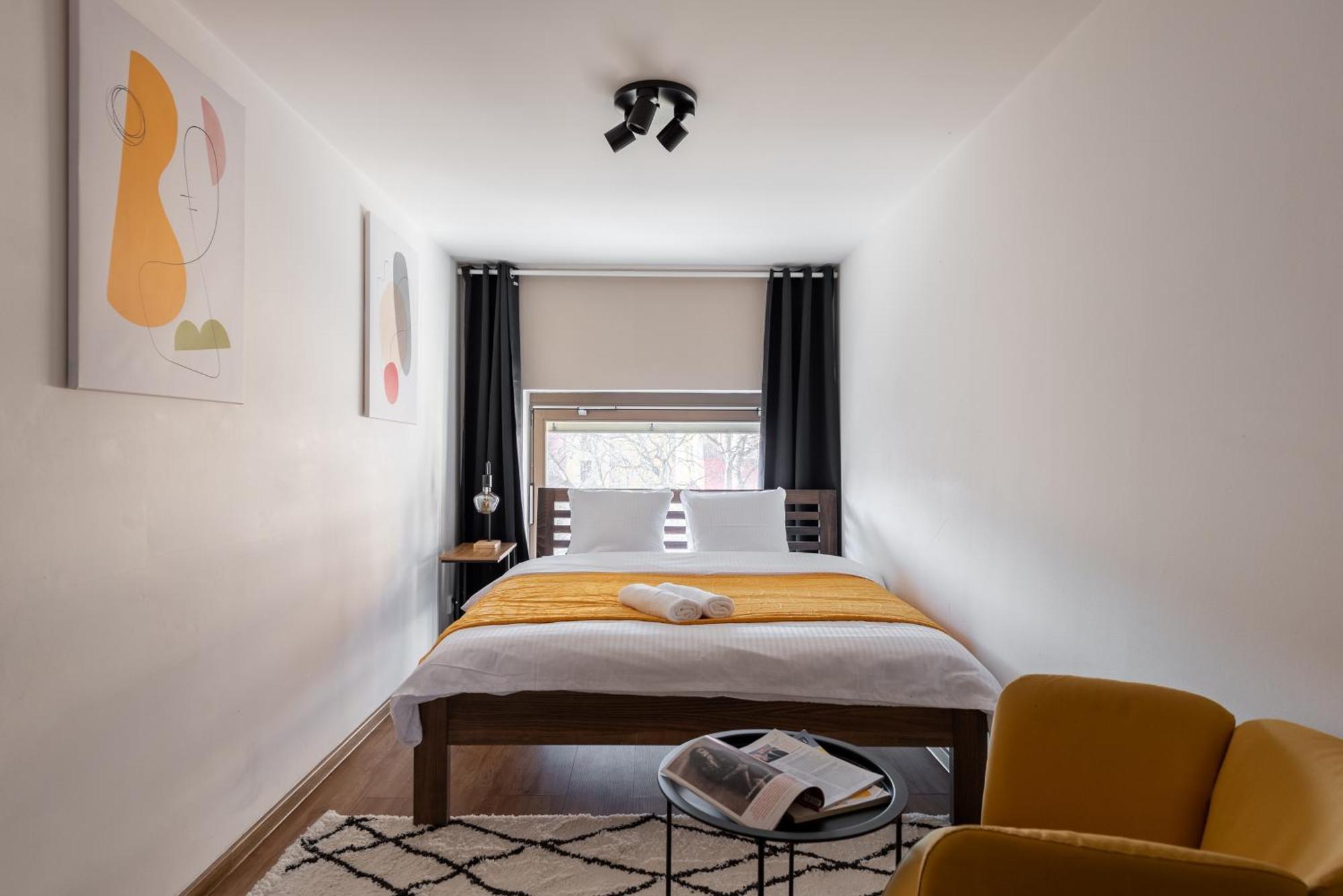 Deluxe With Balcony Near Center Апартаменты Прага