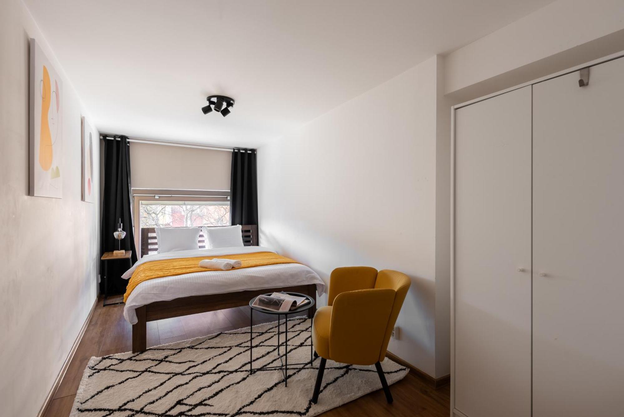 Deluxe With Balcony Near Center Прага