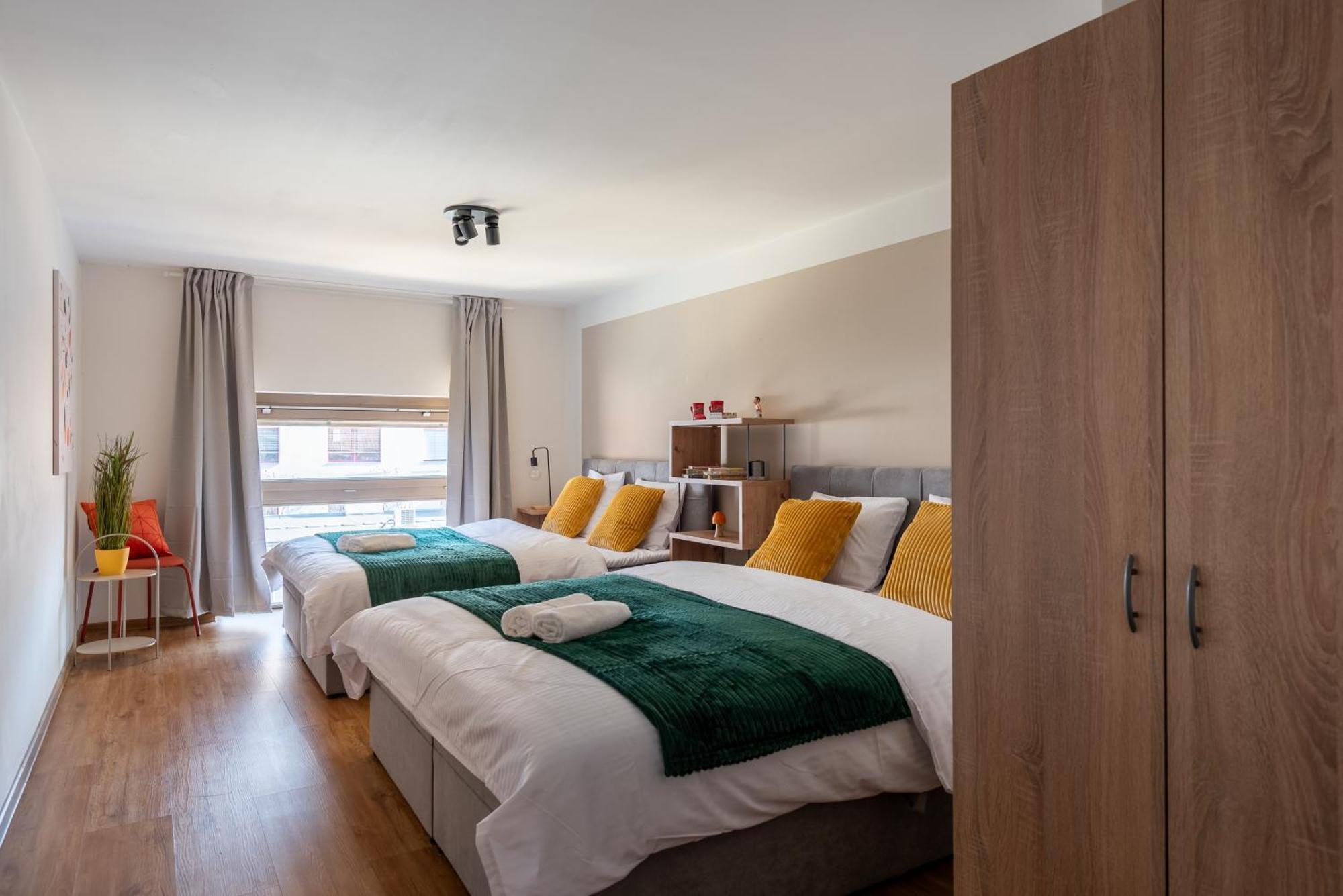 Deluxe With Balcony Near Center Апартаменты Прага