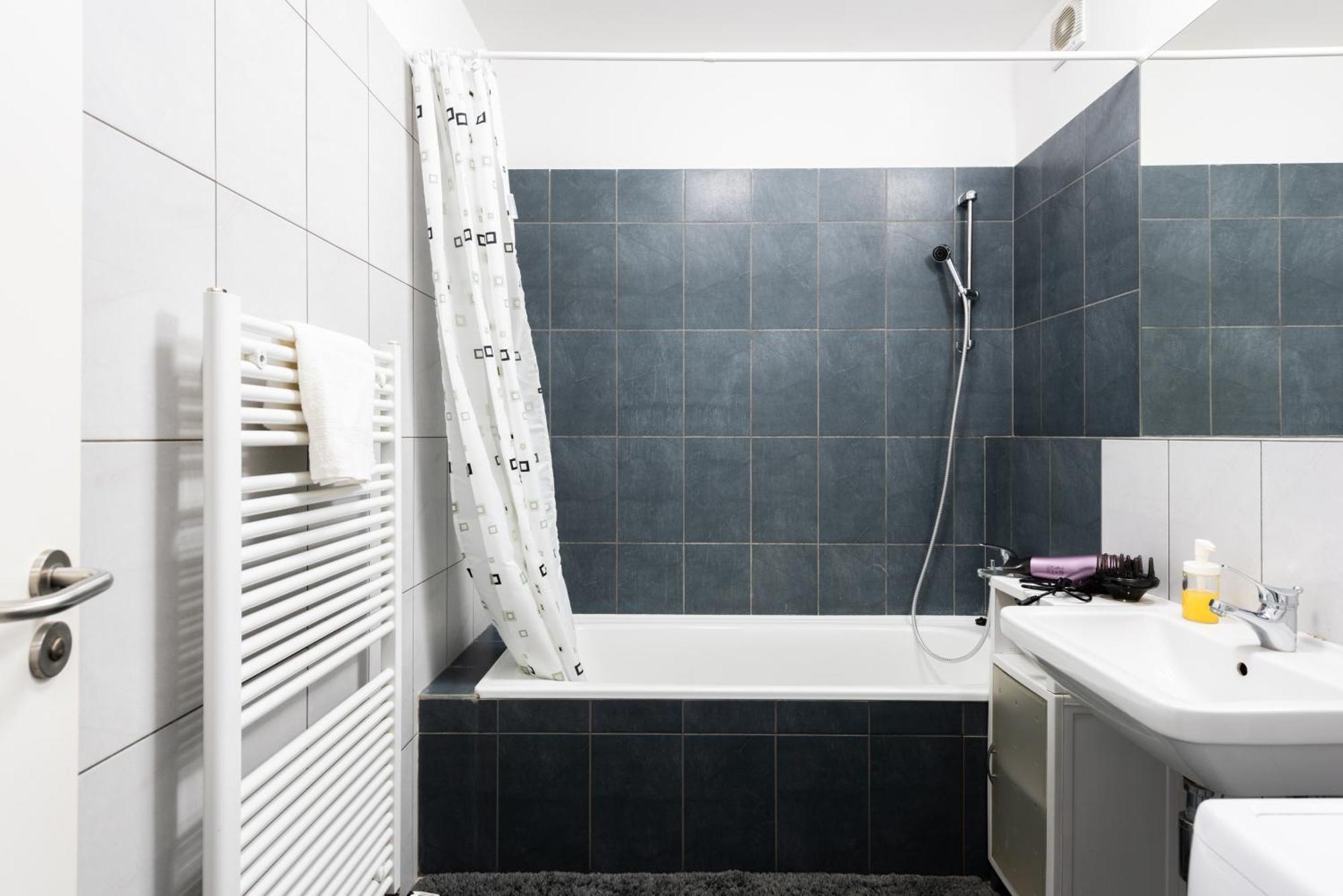 Deluxe With Balcony Near Center Апартаменты *