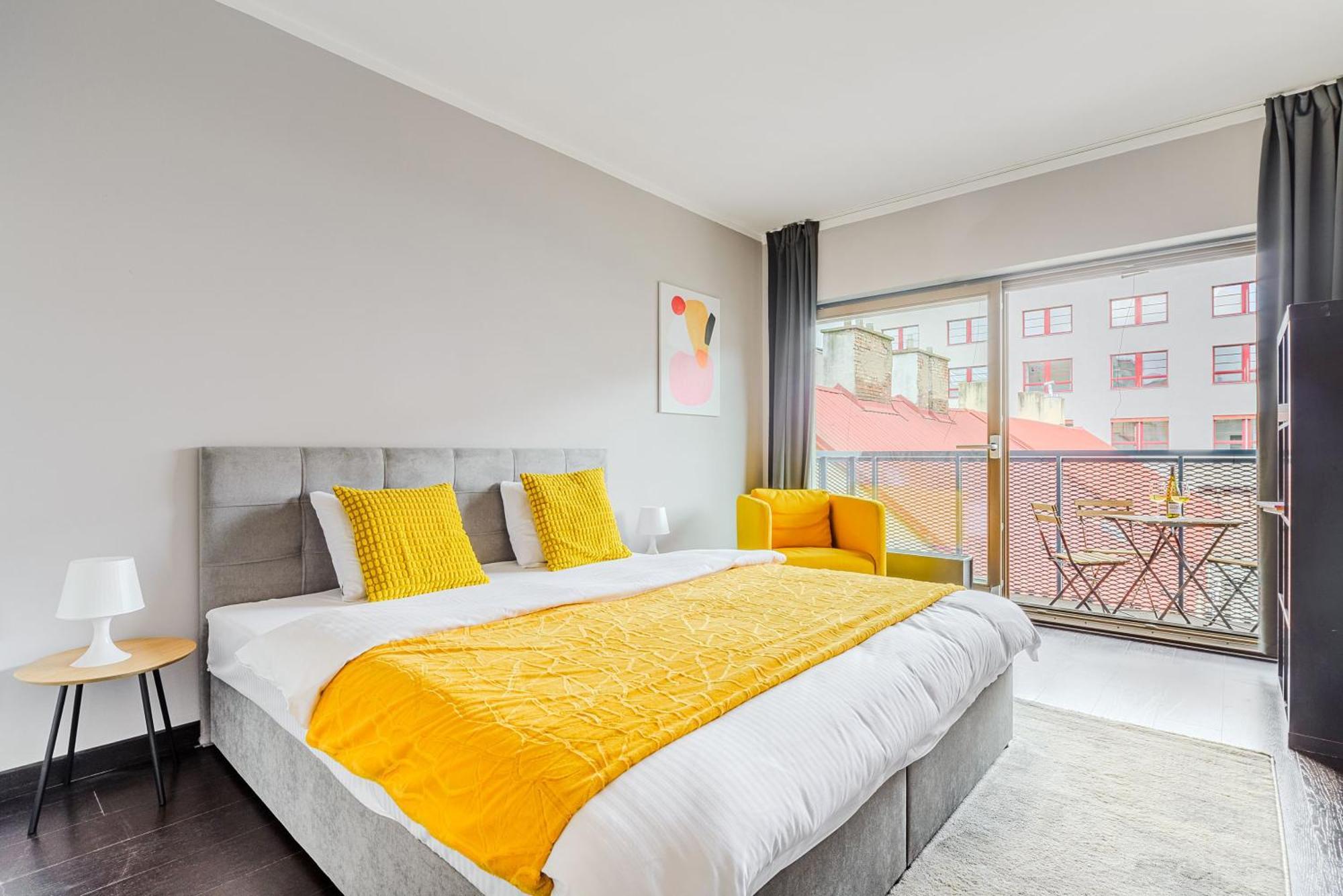 Deluxe With Balcony Near Center Апартаменты