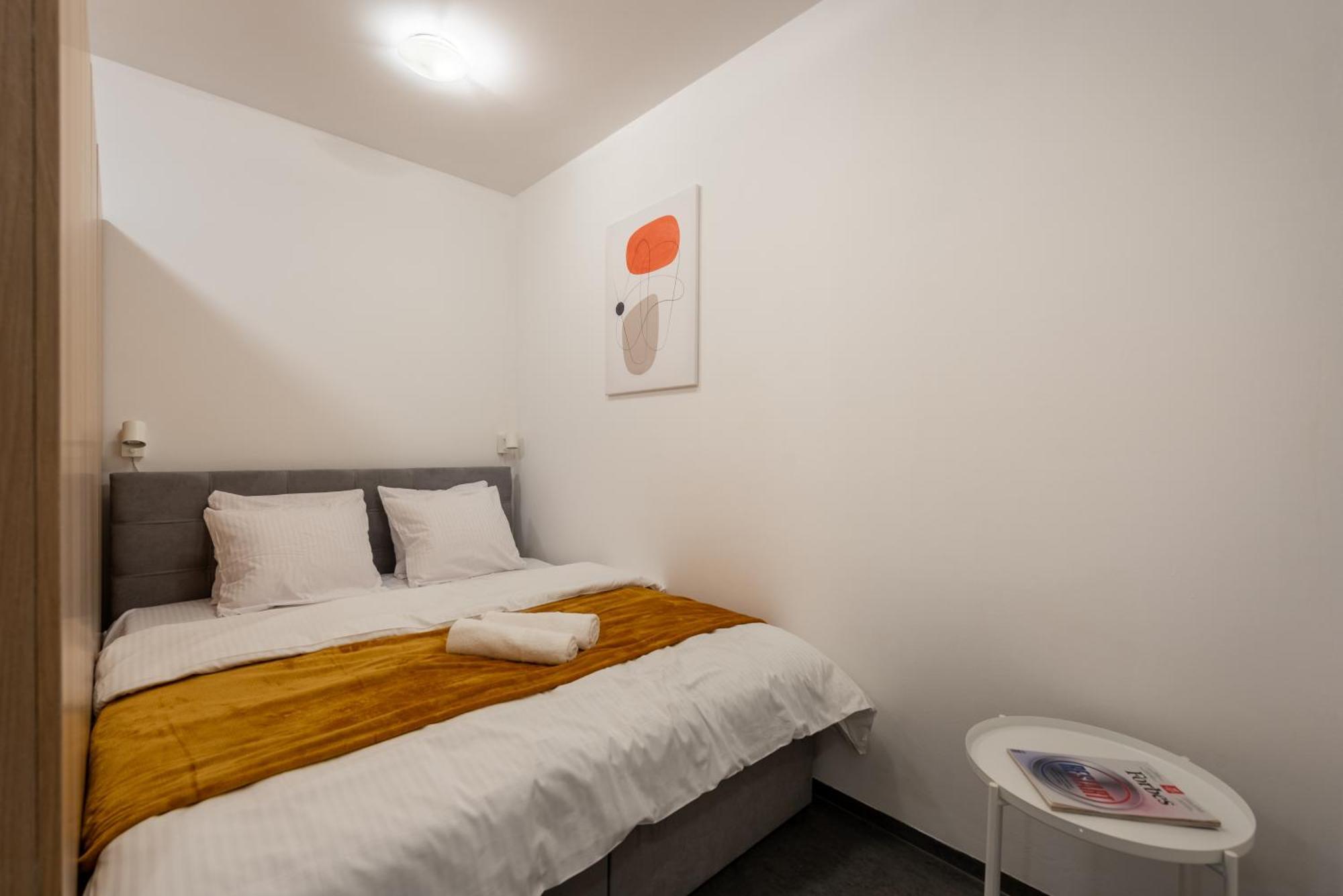 Deluxe With Balcony Near Center Апартаменты *